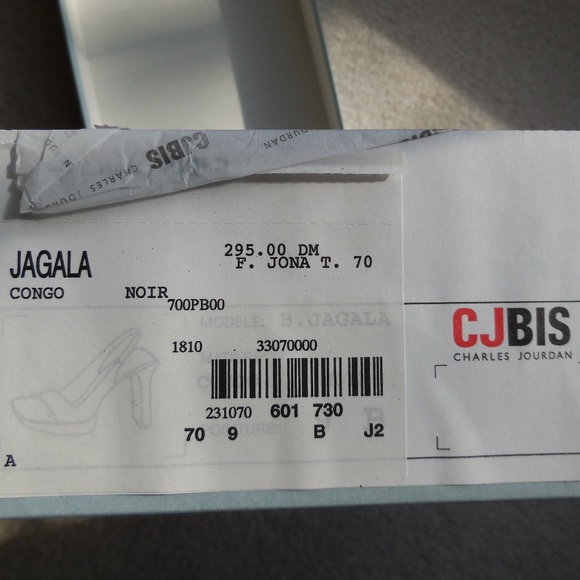 Charles Jourdan Black "Jagala Congo" 4" heels - Picture 6 of 8